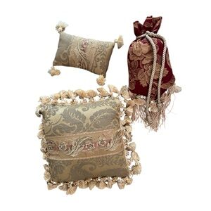 VINTAGE Tasseled mini Pillow Set Beige burgundy rose pink damask w silk tassels